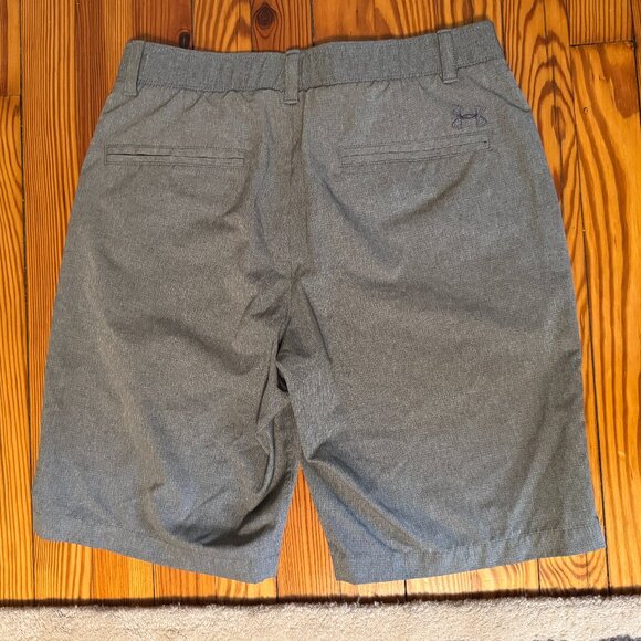 $75 Mens Under Armour Golf Shorts Gray 32 Medium Heat Gear flat front BLOWOUT!!! - Picture 3 of 3
